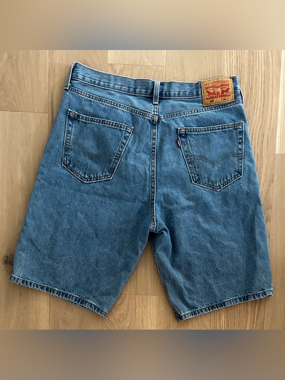 Men’s Levi’s 469 Loose Fit Jean Shorts - Size 34